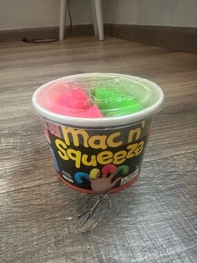 NWT NeeDoh Mac n’ Squeeze Fidget Squishy 4 Neon Noodles